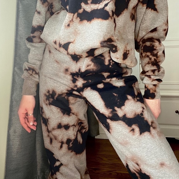 Reverse Tie Dye Sweatsuit - Picture 2 of 2